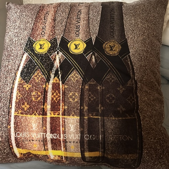 Decorative Pillows SET of 3. NON Branded New Out Of Package. - Picture 11 of 11